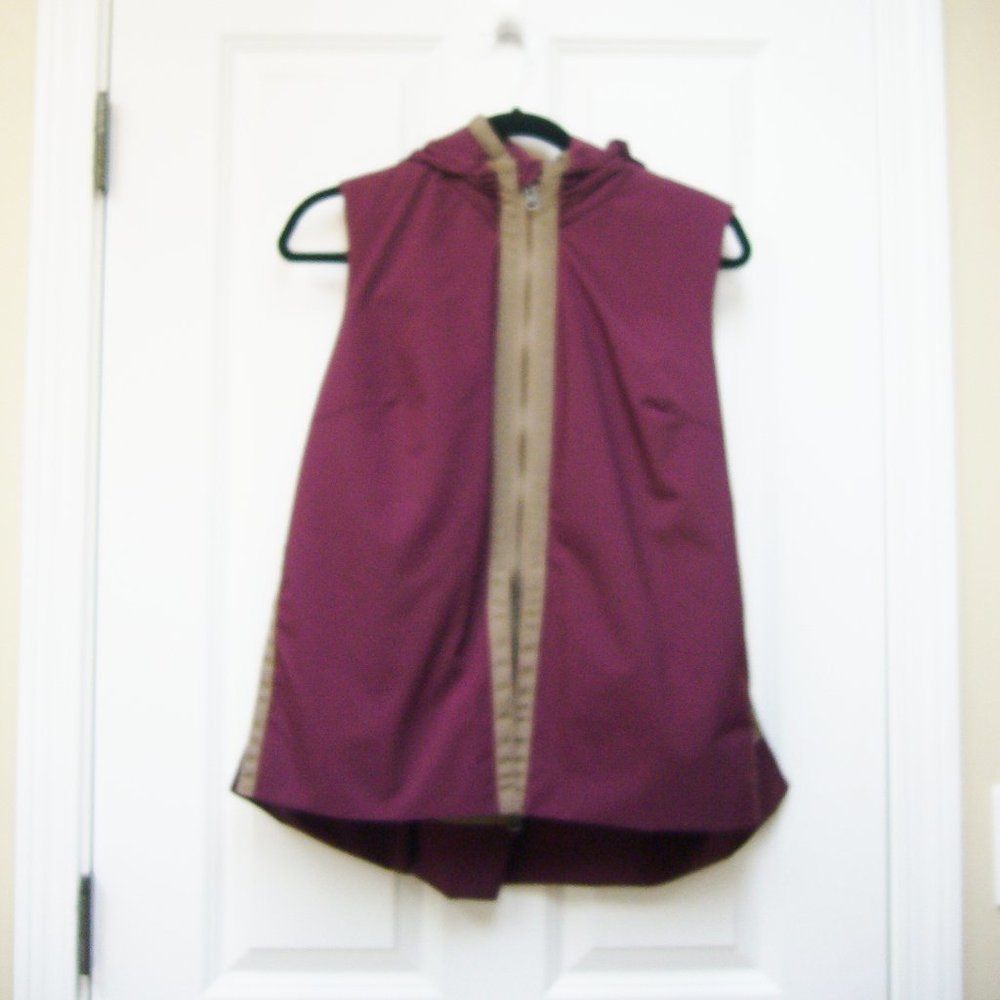 Elizabeth Roberts Romantique Vest Hooded Lined